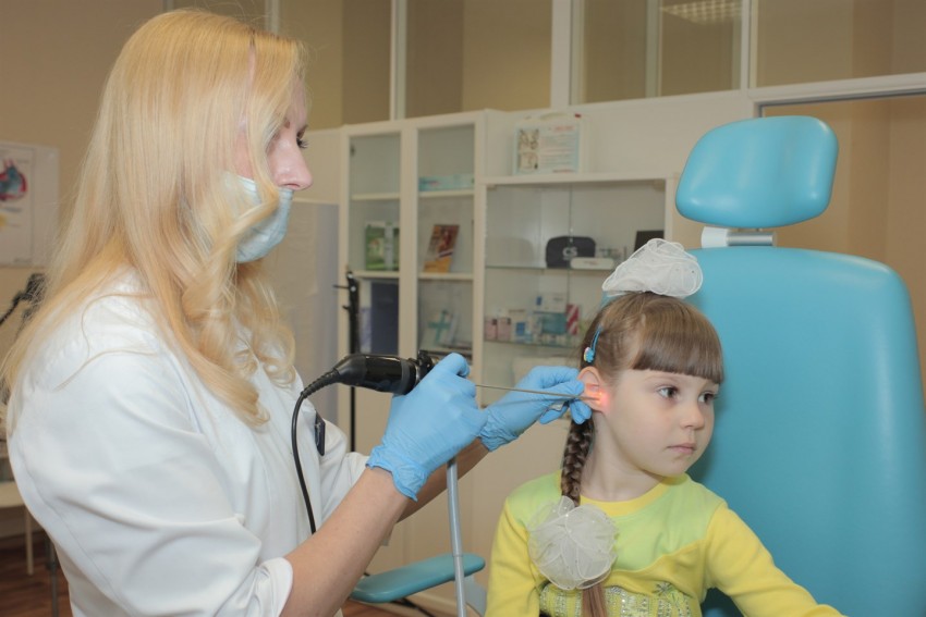 Острый средний отит у детей фото