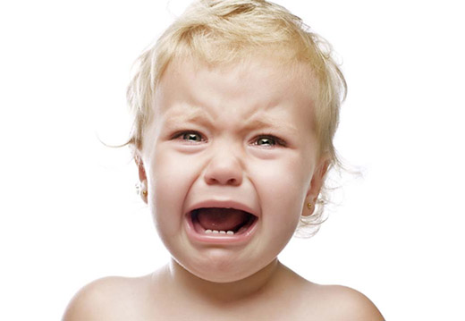 плачущий ребенок